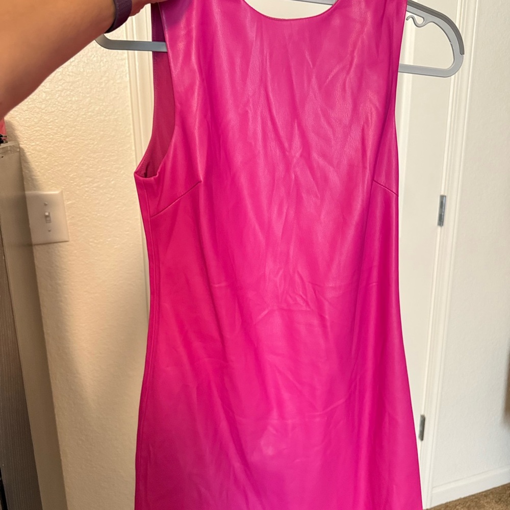 House of Harlow 1960 Fuchsia Sleeveless Dress